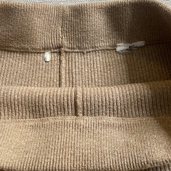 Abercrombie & Fitch Ribbed Lounge Shorts Light Brown - Picture 6 of 6